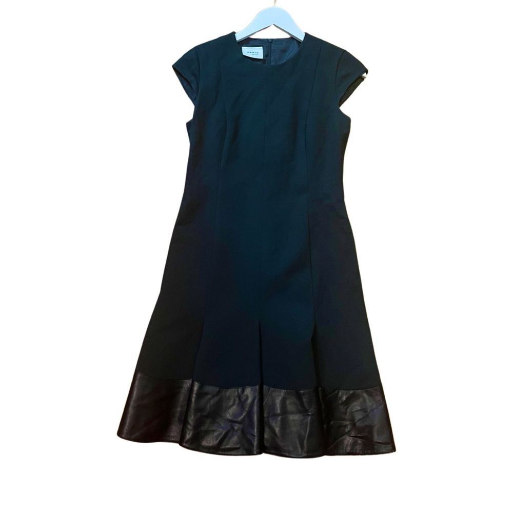 Akris Punto EUC Cap Sleeve Sheath Dress Black Faux Leather Hem Trim Sz 6